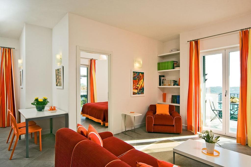 Le Capannelle Aparthotel Sant'Agata sui due Golfi Luaran gambar